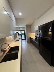 Palm Grove Avenue (D19), Terrace #580149391